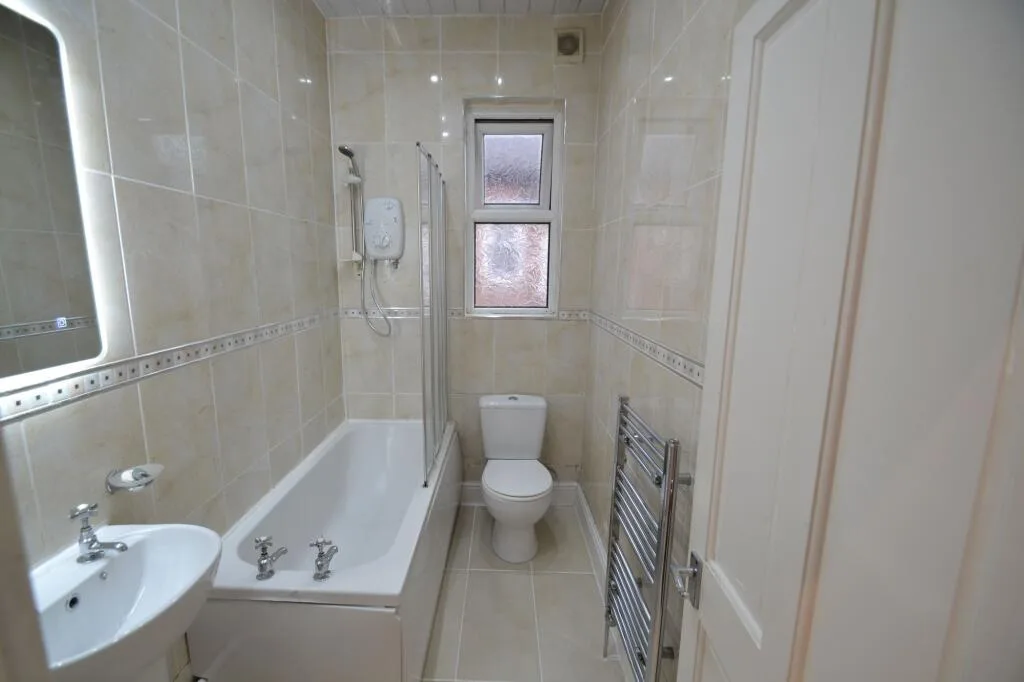 1 bedroom house share for rent