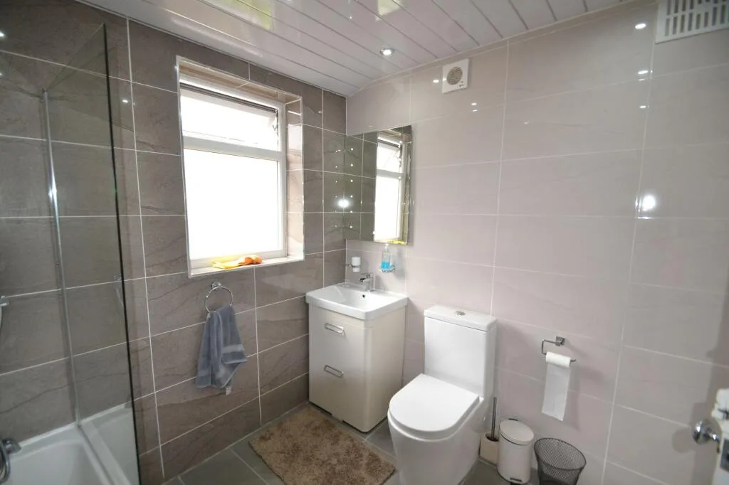 1 bedroom house share for rent