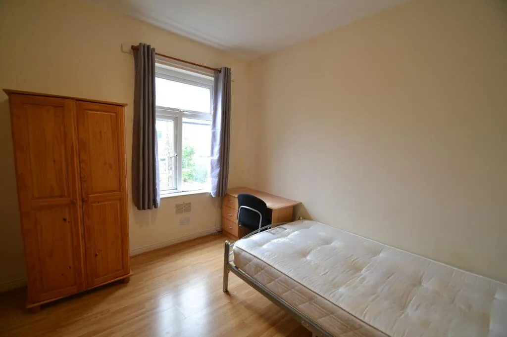 1 bedroom house share for rent