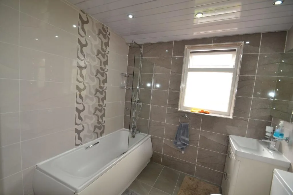 1 bedroom house share for rent