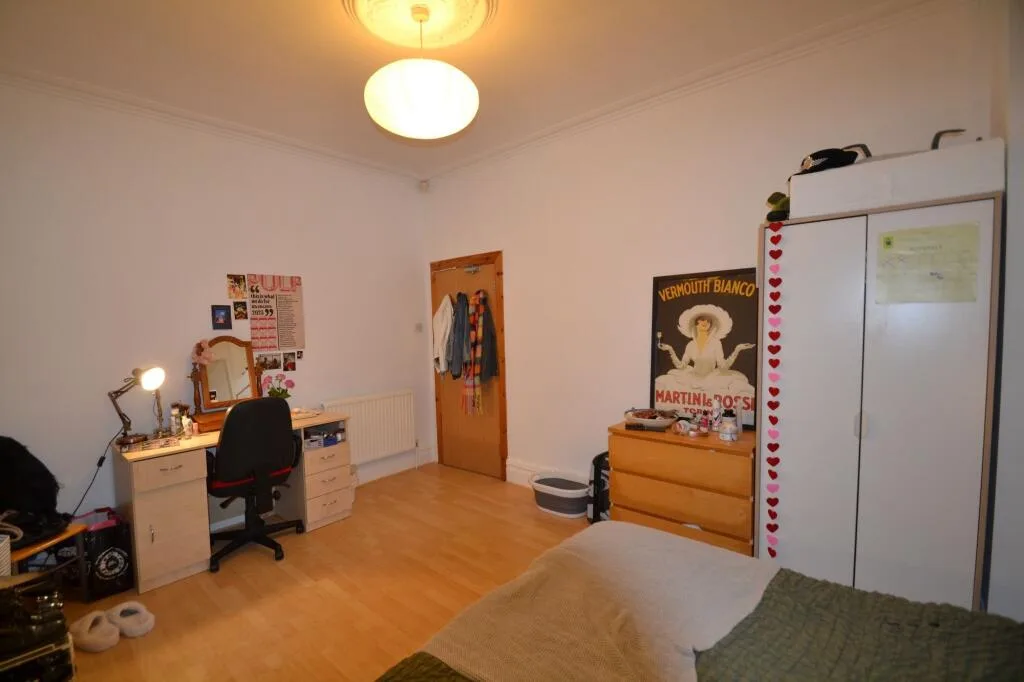 1 bedroom house share for rent