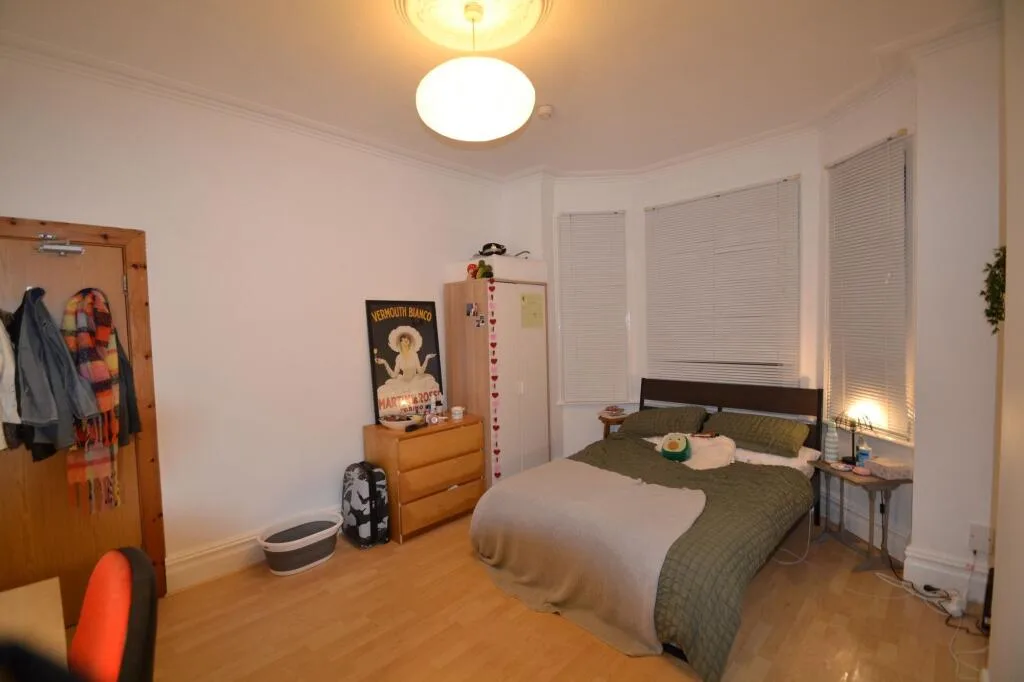 1 bedroom house share for rent