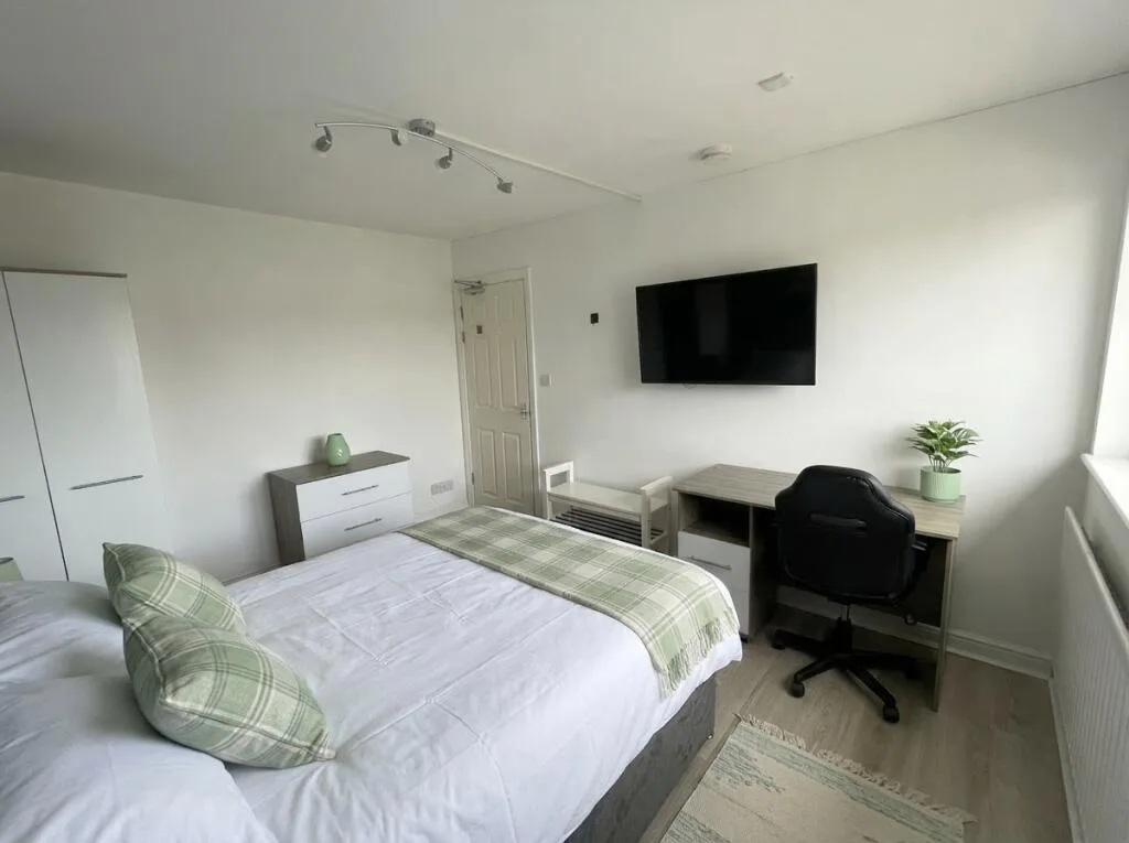 1 bedroom house share for rent