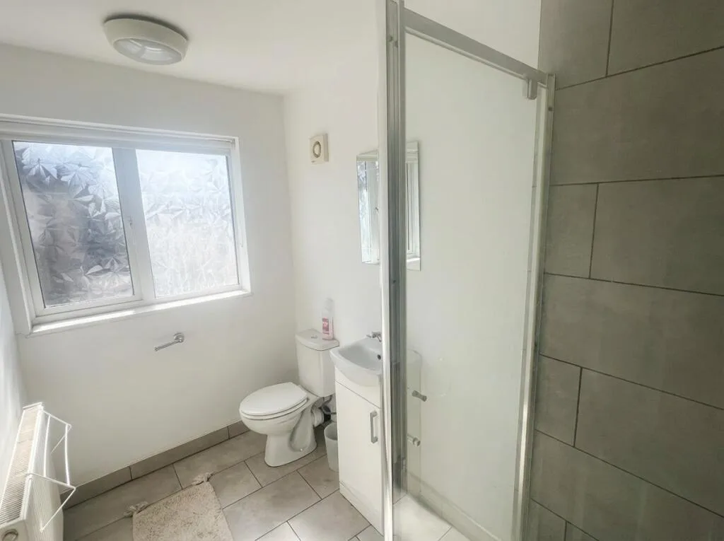 1 bedroom house share for rent