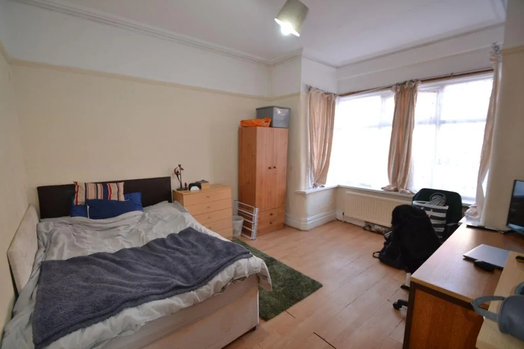 1 bedroom house share for rent