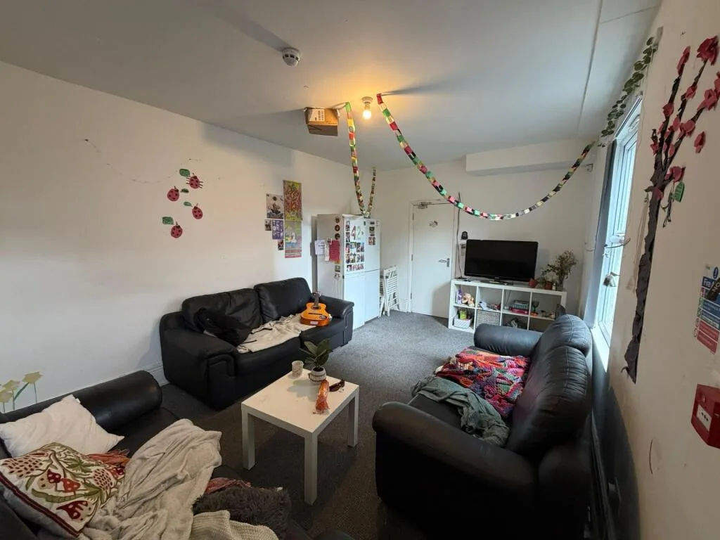 9 bedroom house for rent