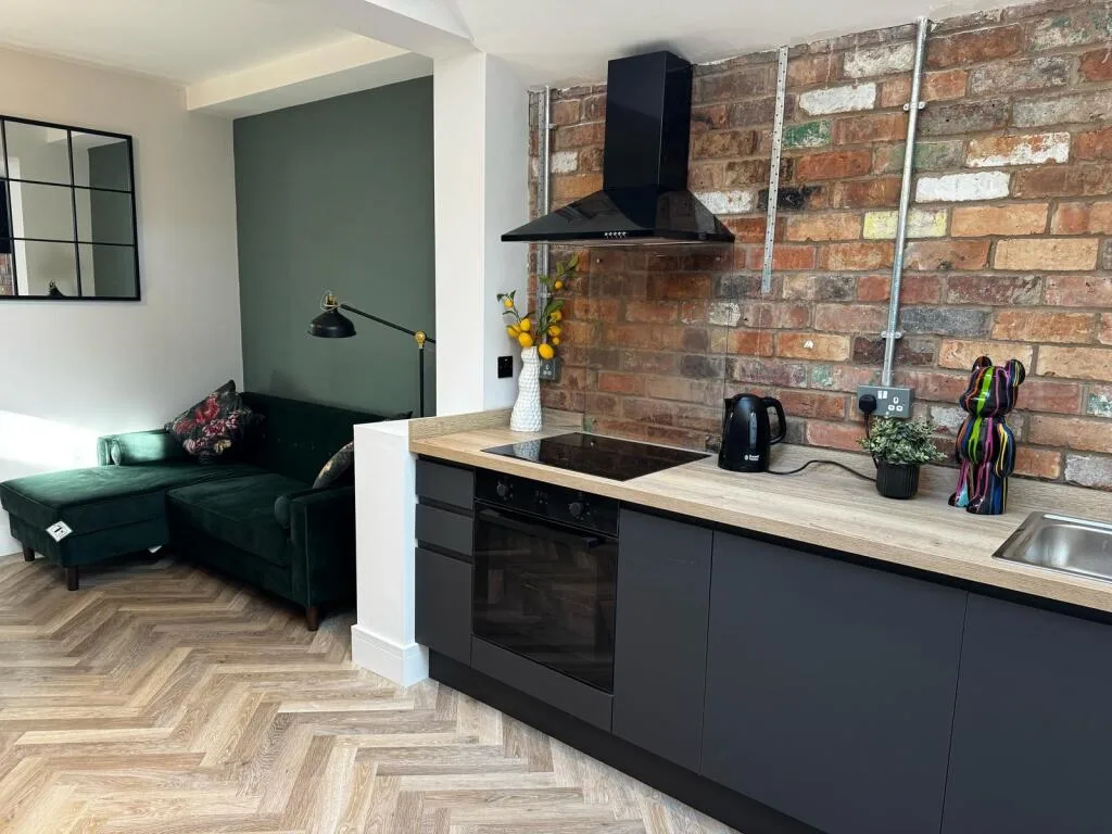 1 bedroom house share for rent