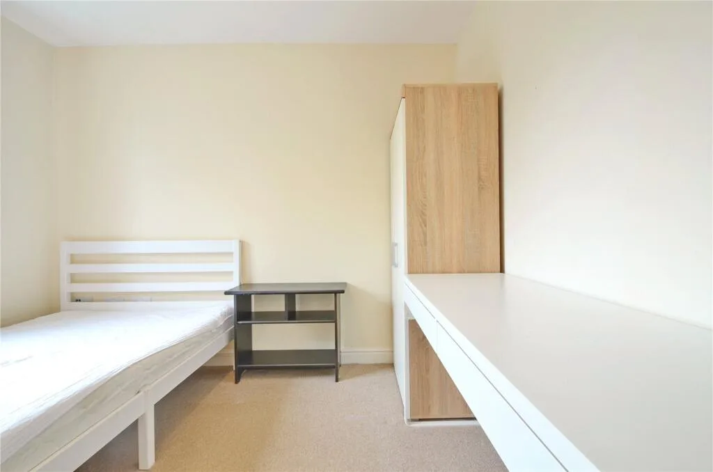 1 bedroom house share for rent