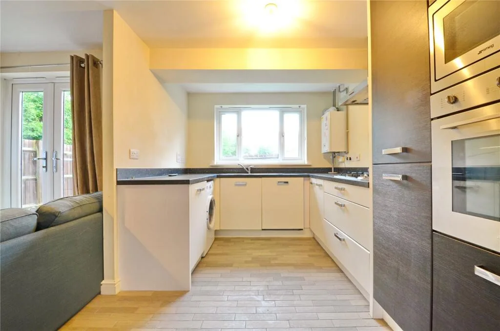 1 bedroom house share for rent