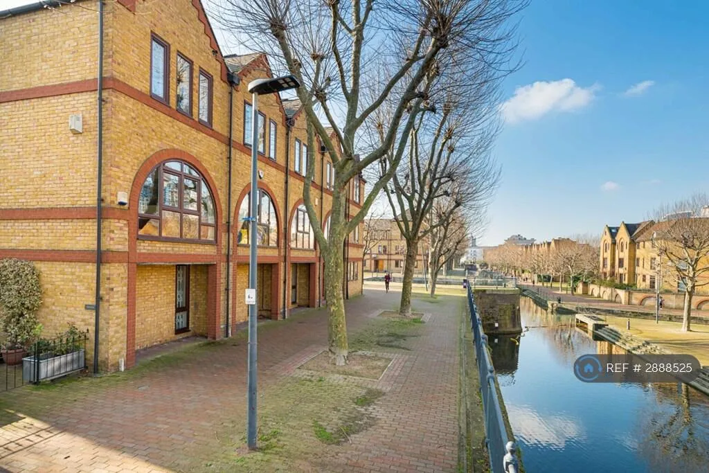 1 bedroom house share for rent