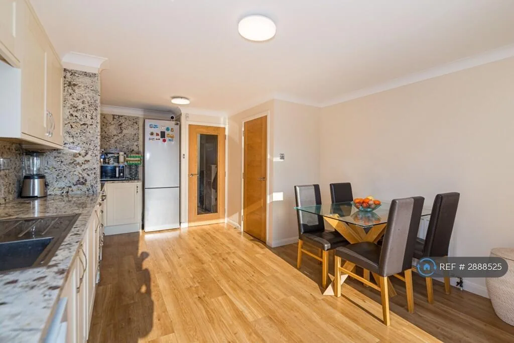 1 bedroom house share for rent