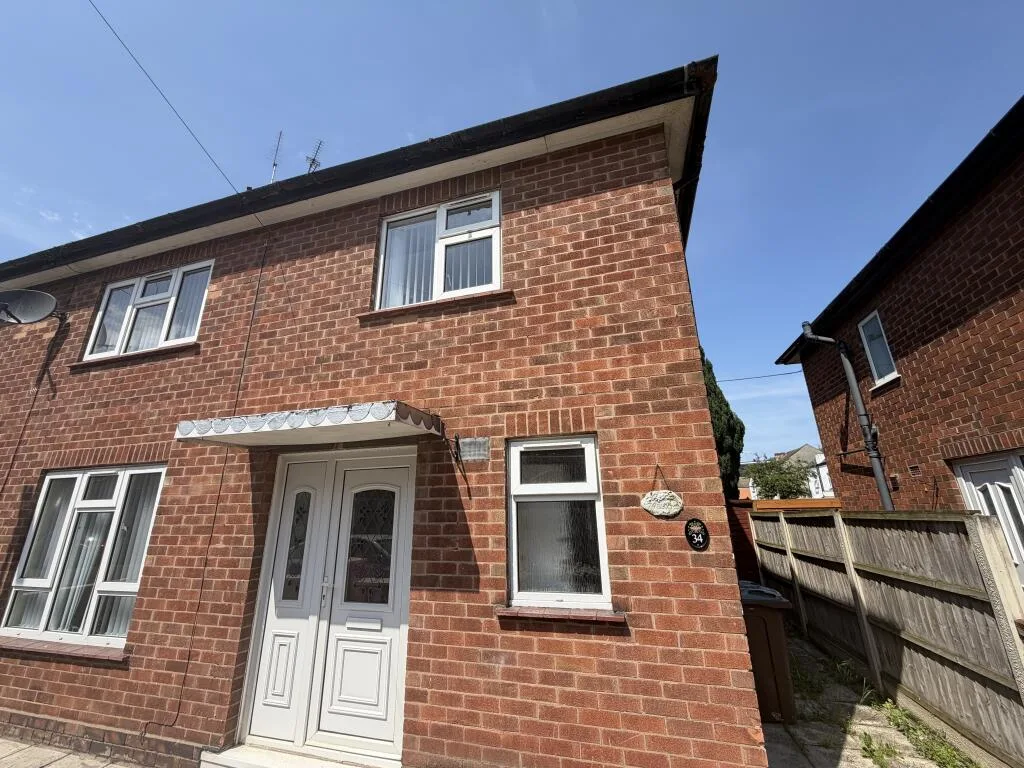 3 bedroom end of terrace house for rent
