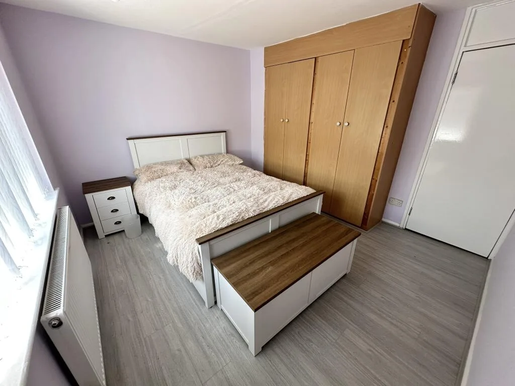3 bedroom end of terrace house for rent