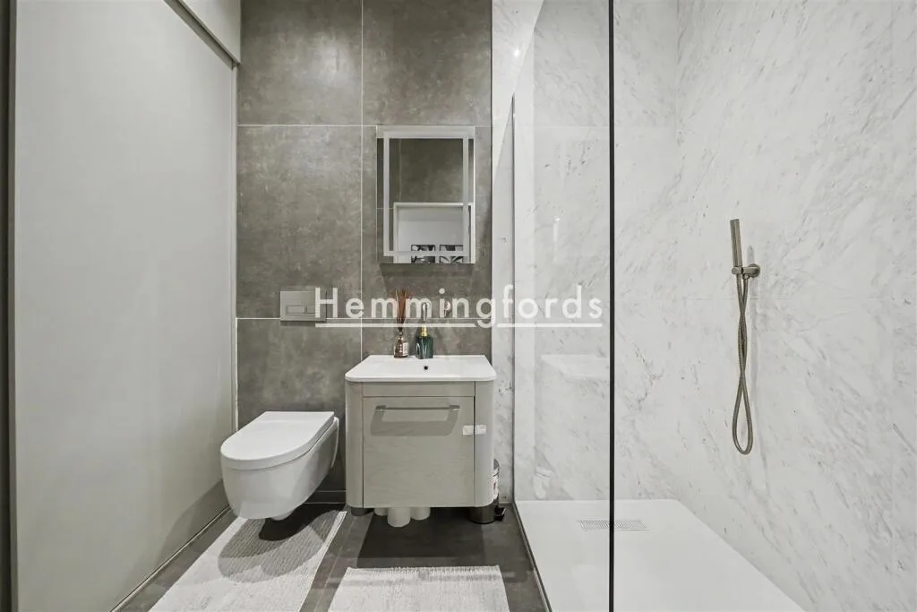 4 bedroom mews property for rent
