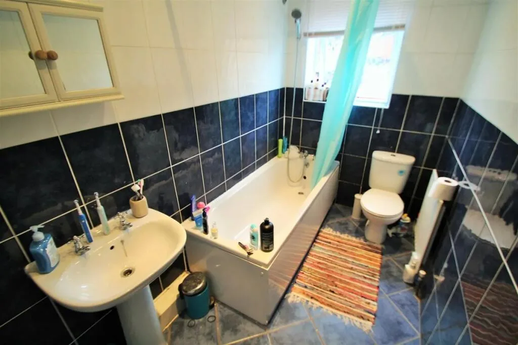 5 bedroom house for rent