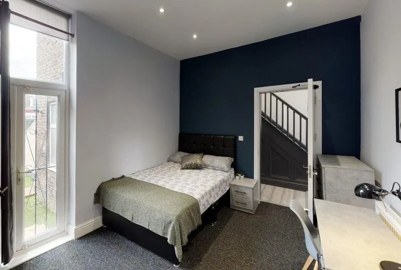 5 bedroom house for rent