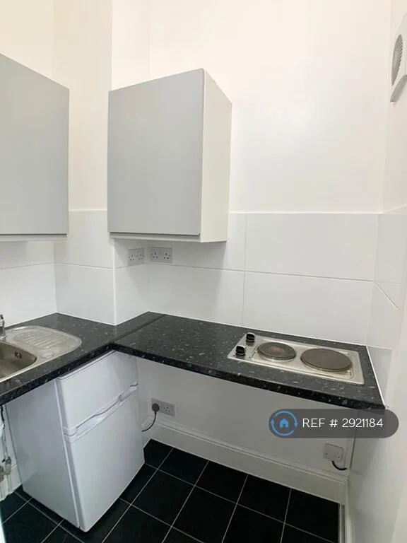 Studio flat for rent