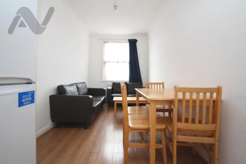 4 bedroom maisonette for rent