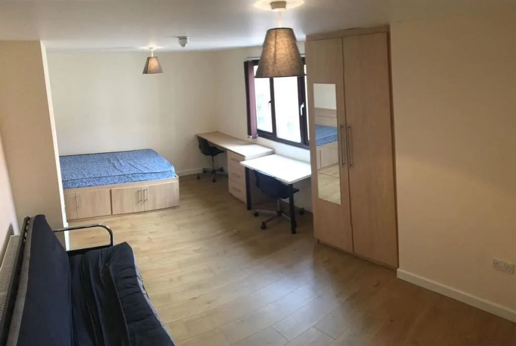5 bedroom house for rent
