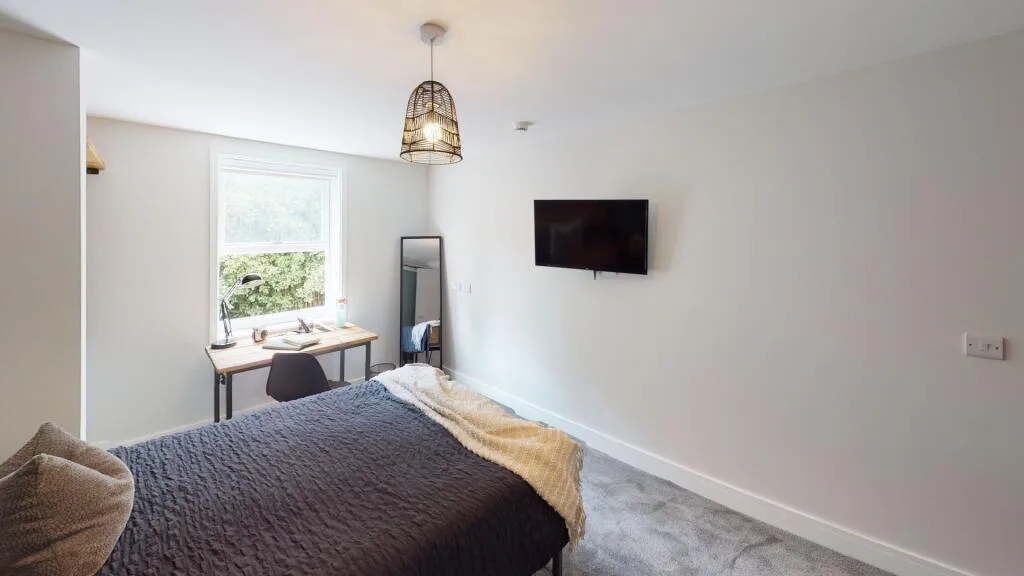2 bedroom house share for rent