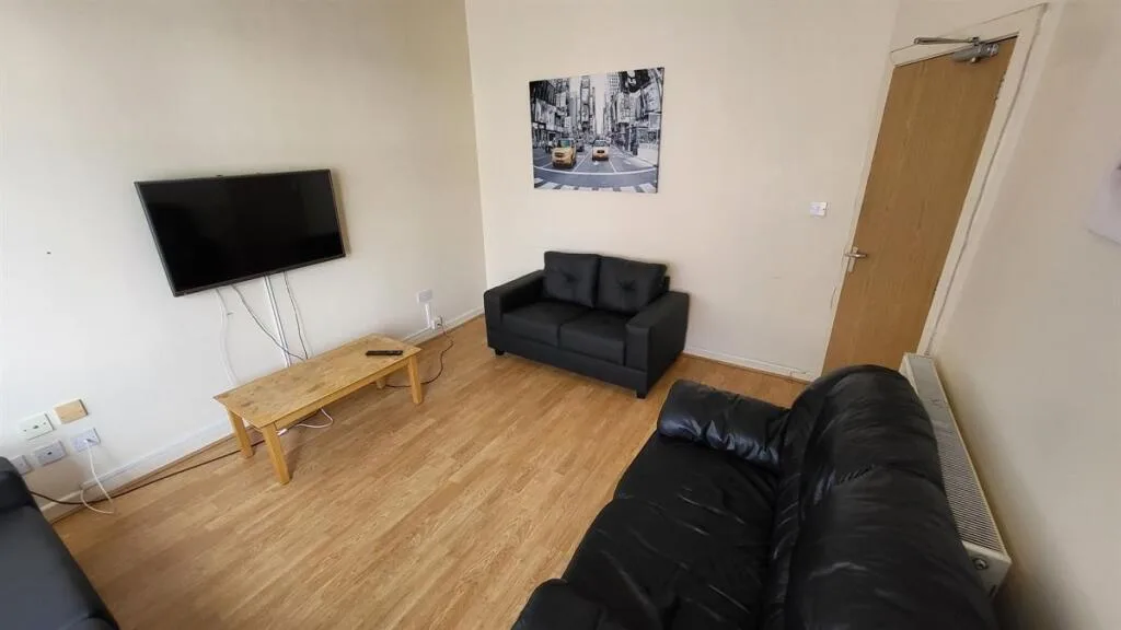 7 bedroom house for rent