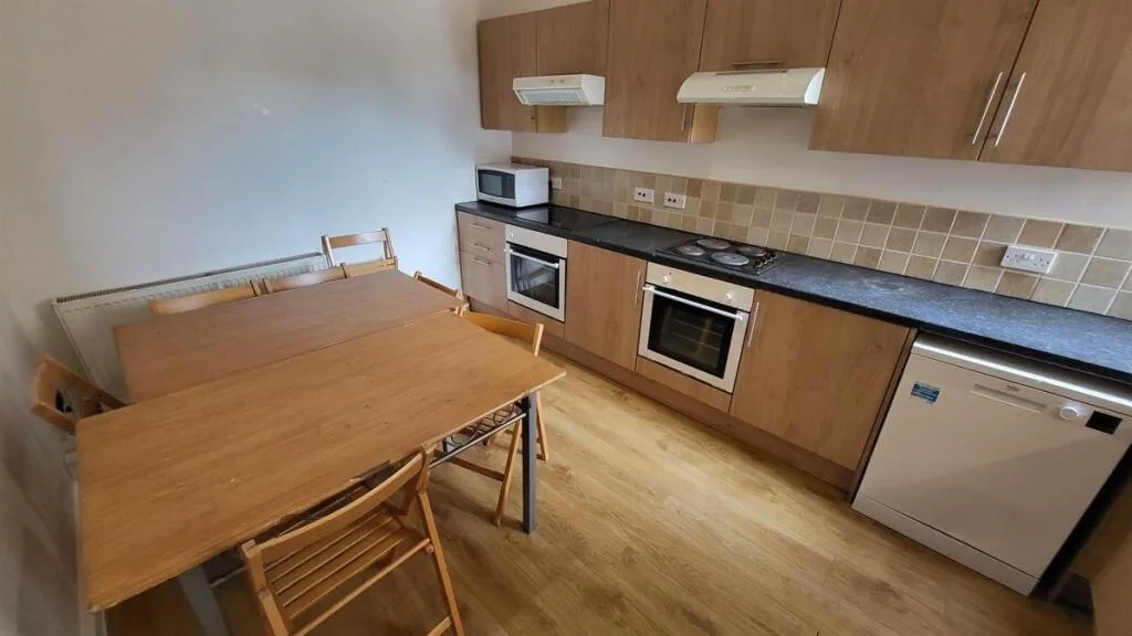 7 bedroom house for rent