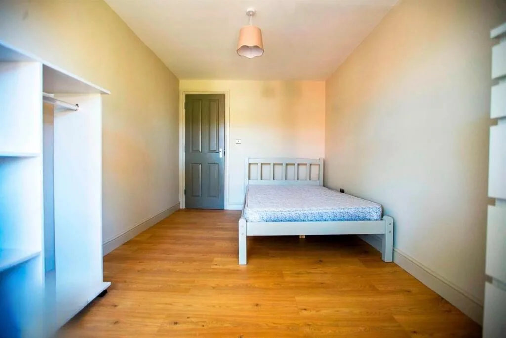 9 bedroom house for rent