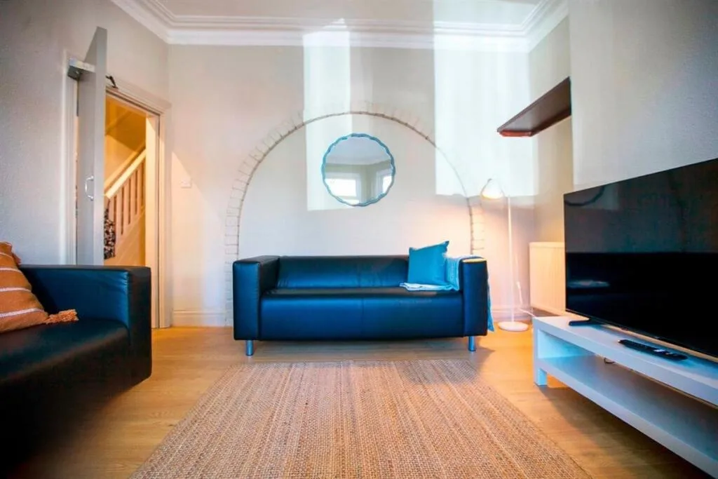 9 bedroom house for rent