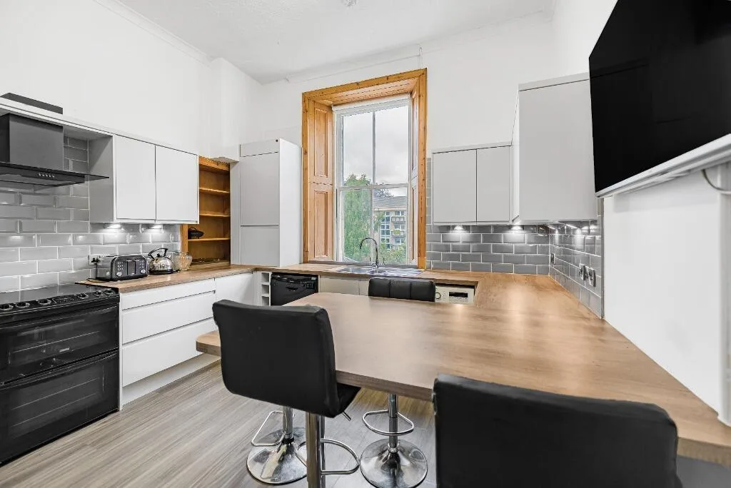 3 bedroom flat for rent