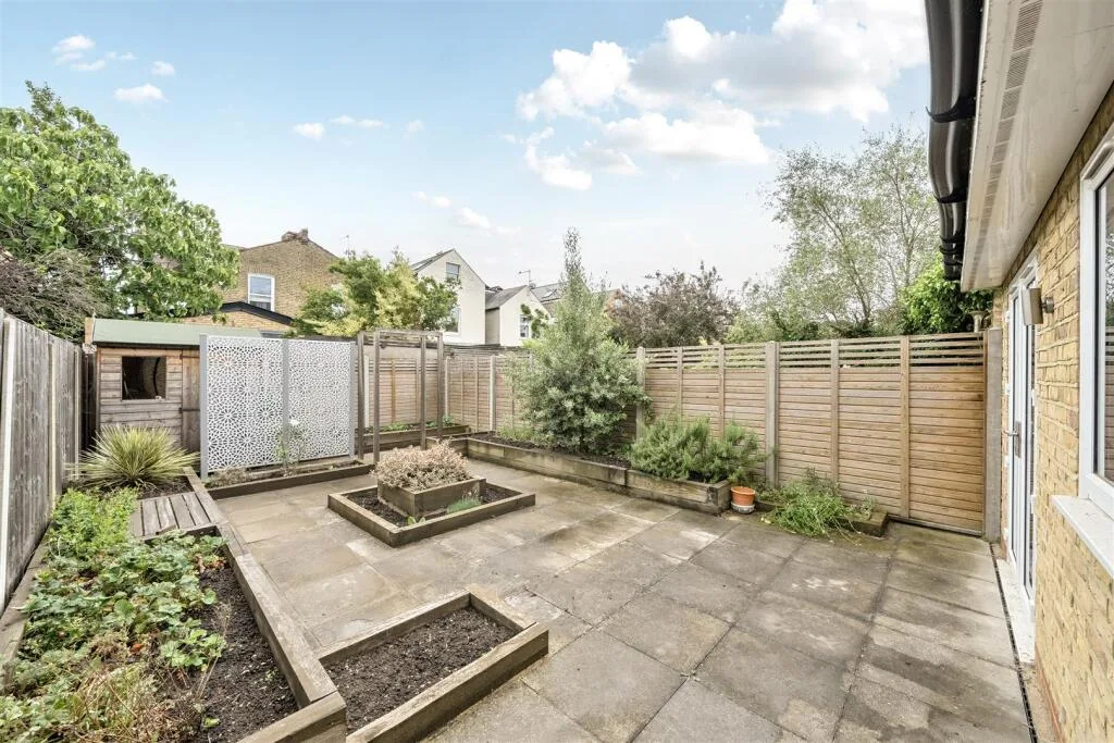3 bedroom detached house for rent