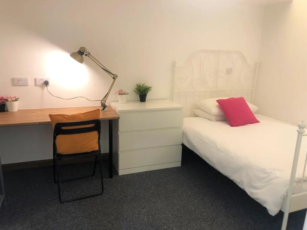 1 bedroom flat share for rent