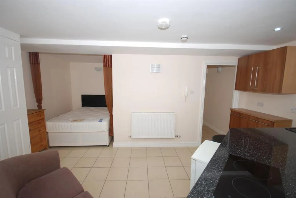 Studio apartment for rent