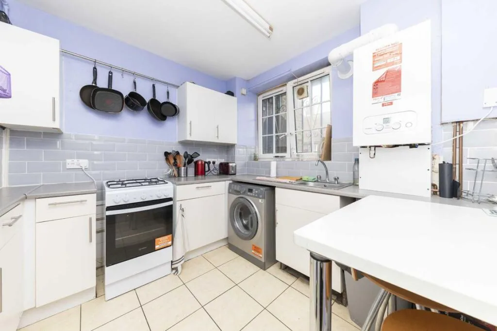 3 bedroom flat for rent