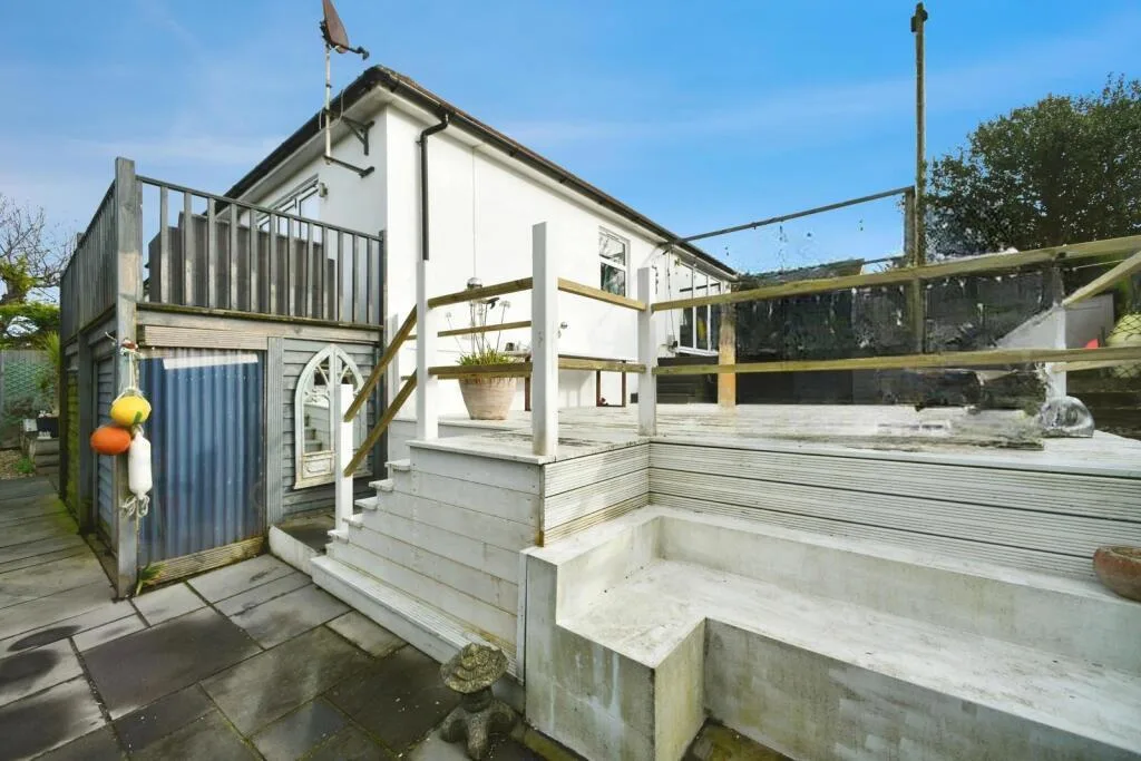 1 bedroom detached bungalow for rent