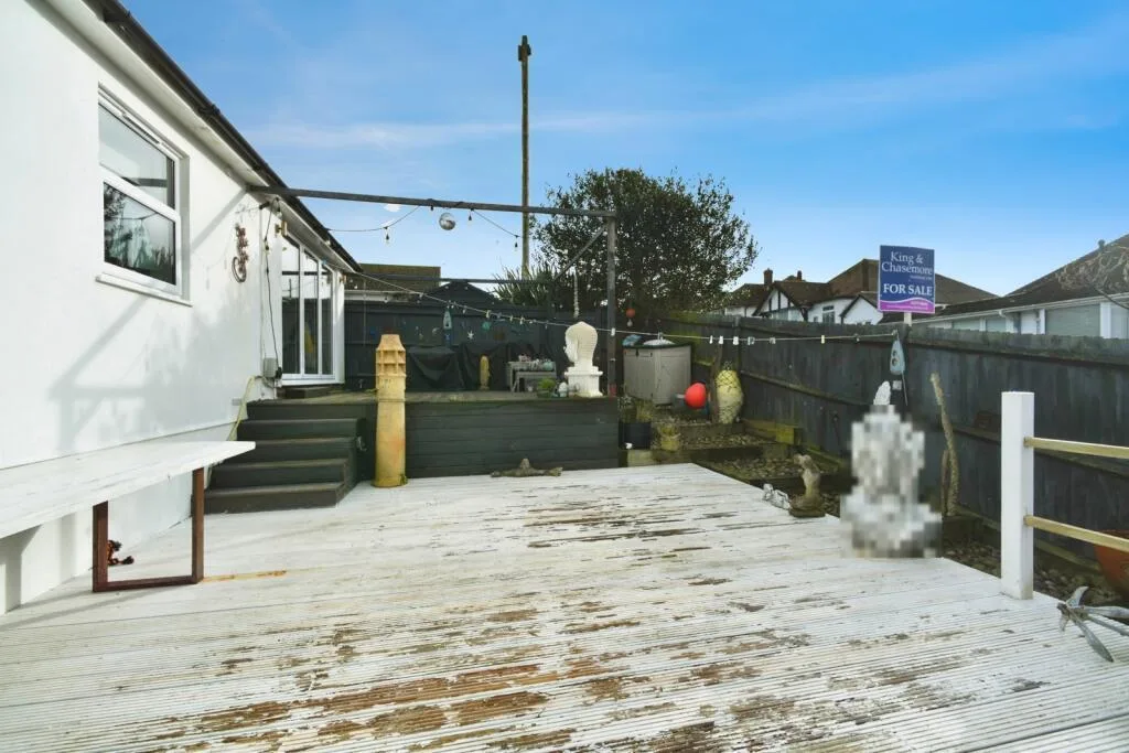 1 bedroom detached bungalow for rent