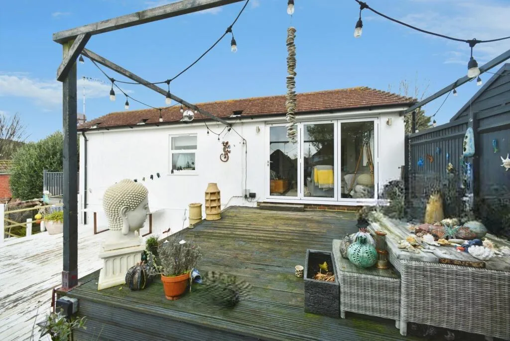 1 bedroom detached bungalow for rent