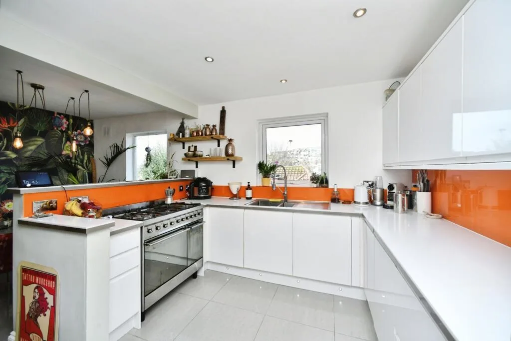 1 bedroom detached bungalow for rent