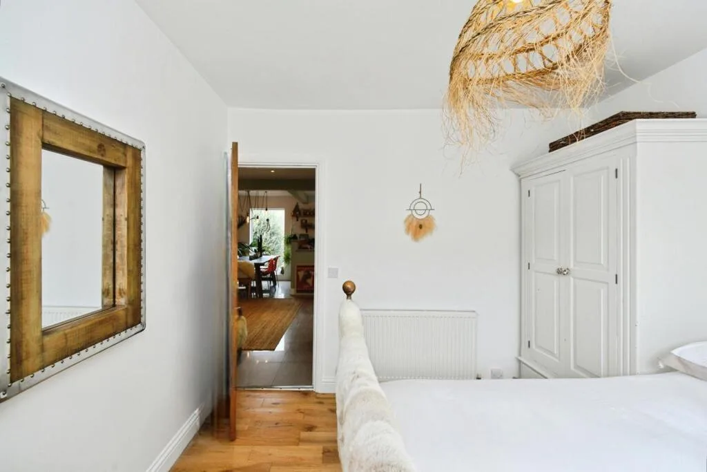 1 bedroom detached bungalow for rent