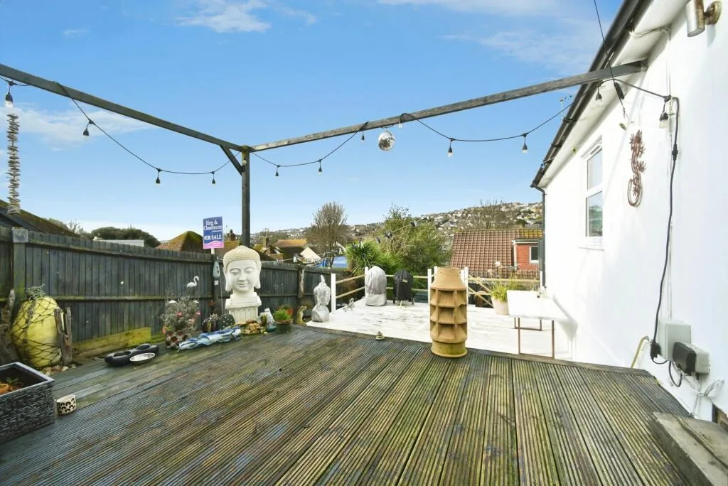1 bedroom detached bungalow for rent