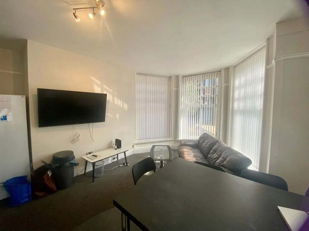 1 bedroom house of multiple occupation for rent