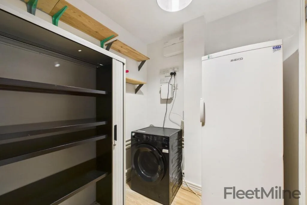 2 bedroom penthouse for rent