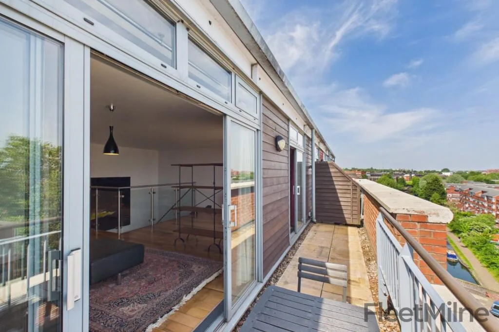 2 bedroom penthouse for rent