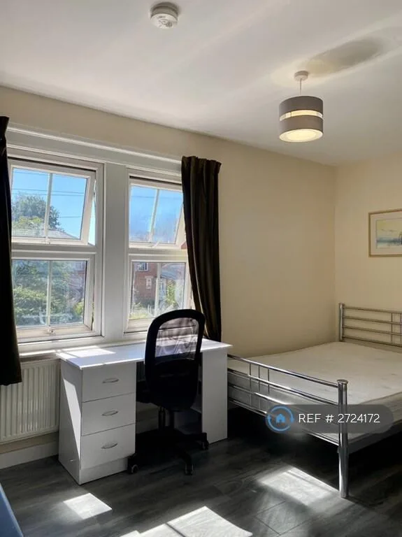 1 bedroom house share for rent
