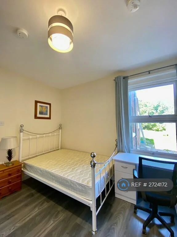 1 bedroom house share for rent