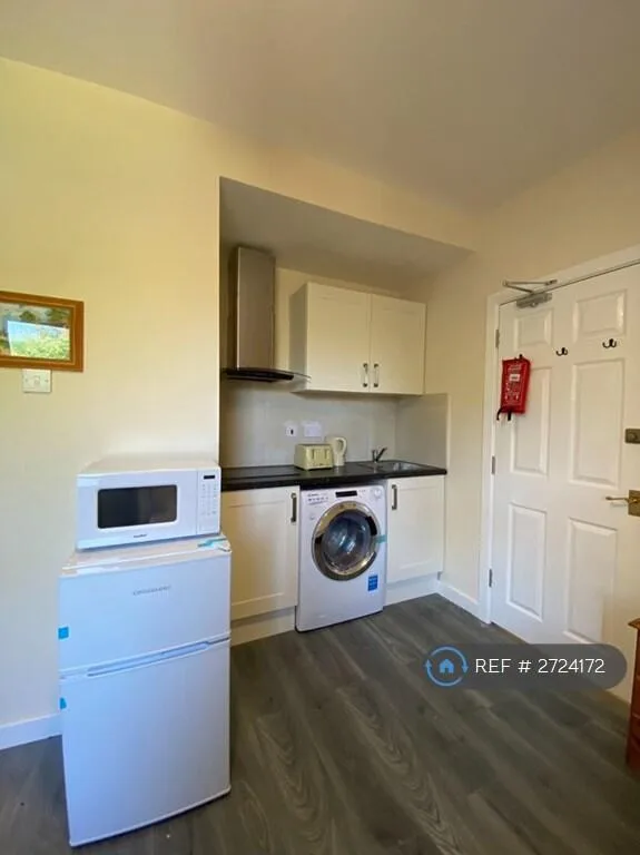 1 bedroom house share for rent