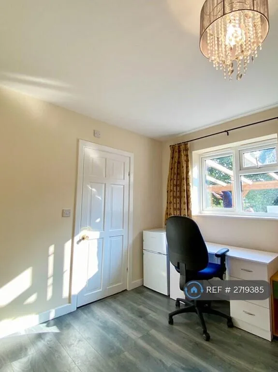 1 bedroom house share for rent