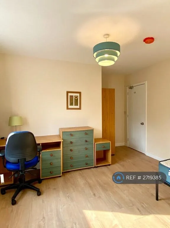 1 bedroom house share for rent