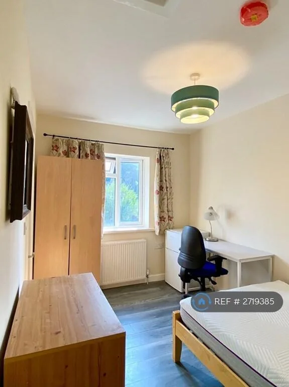 1 bedroom house share for rent