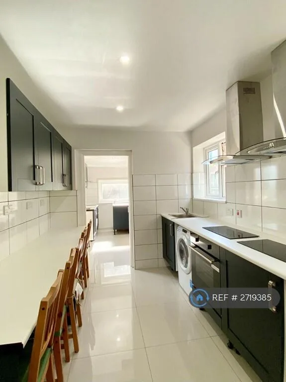 1 bedroom house share for rent
