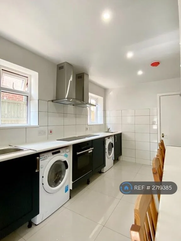 1 bedroom house share for rent